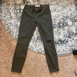 Green super skinny mid-rise ankle jeans
